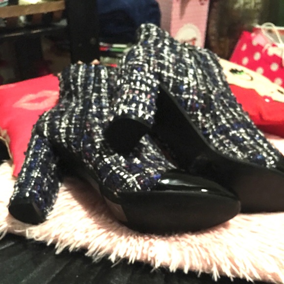 Cute Ankle Boots with a Hint of Blue - Picture 2 of 6